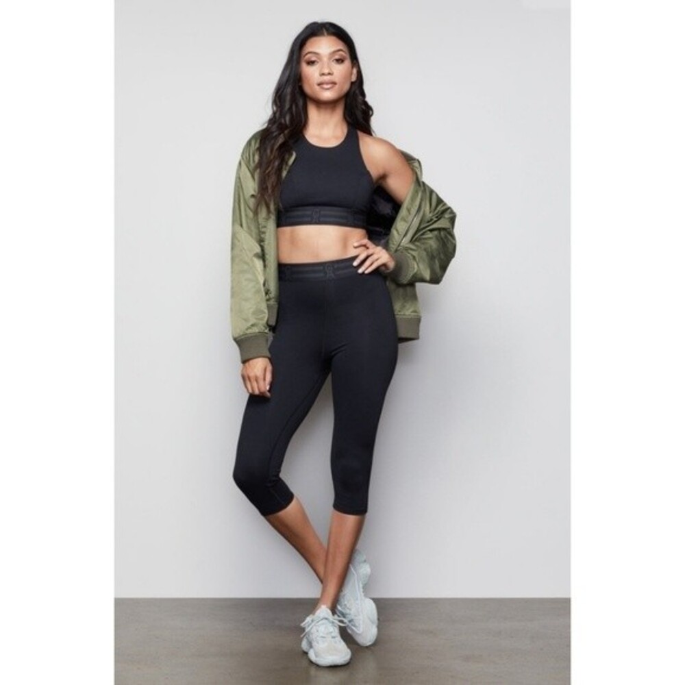 {Good American} The Icon Capri Womens Black Leggins